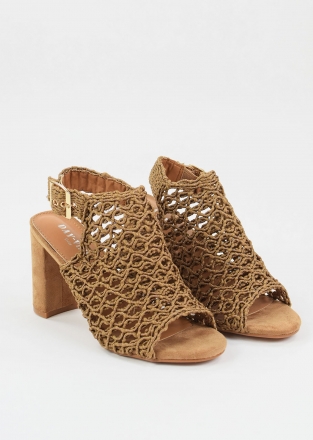Knitted open-toed sandals in neutral