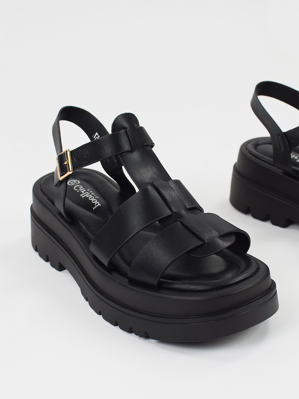 Chunky flat sandals with adjustable straps in black