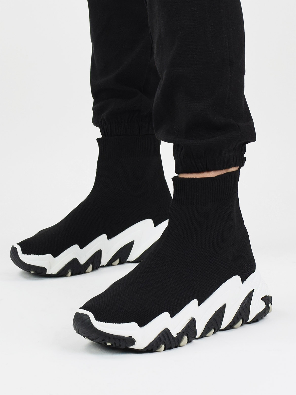 Sock trainers in black & white