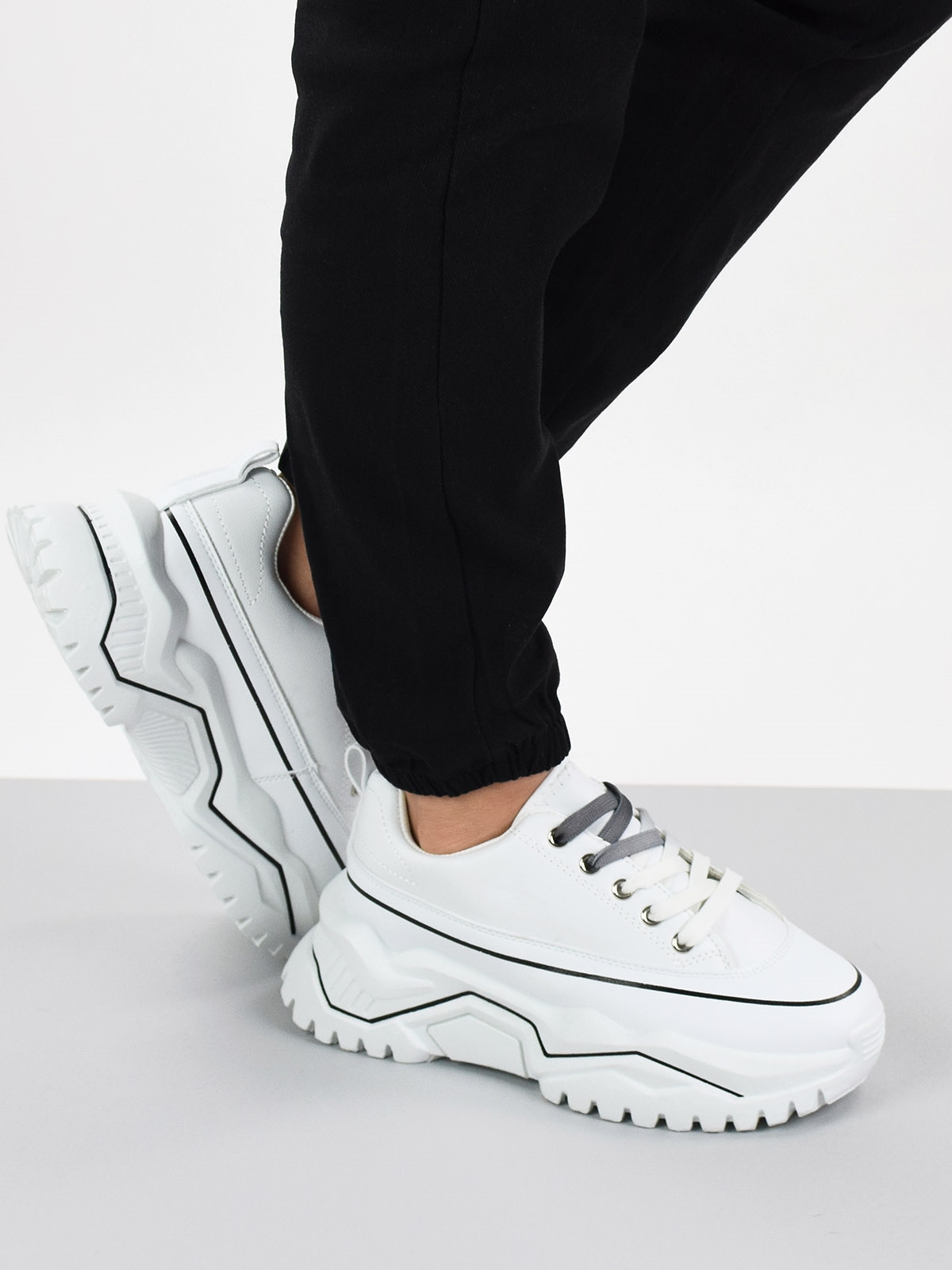 Lace up chunky sole women's trainers in white