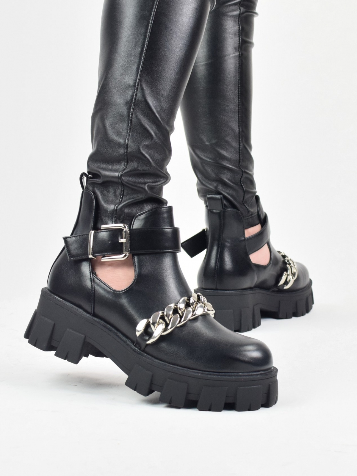 Round toe ankle boots with chain in black