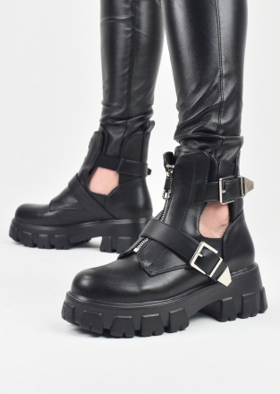 Thick sole ankle boots with straps in black