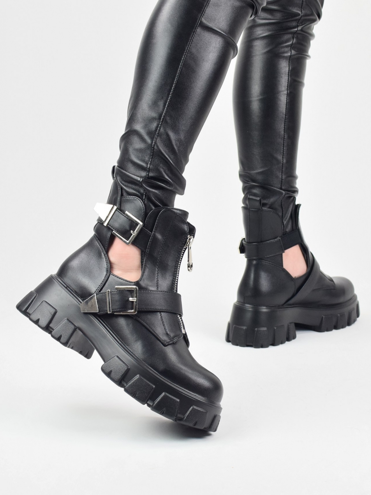 Thick sole ankle boots with straps in black