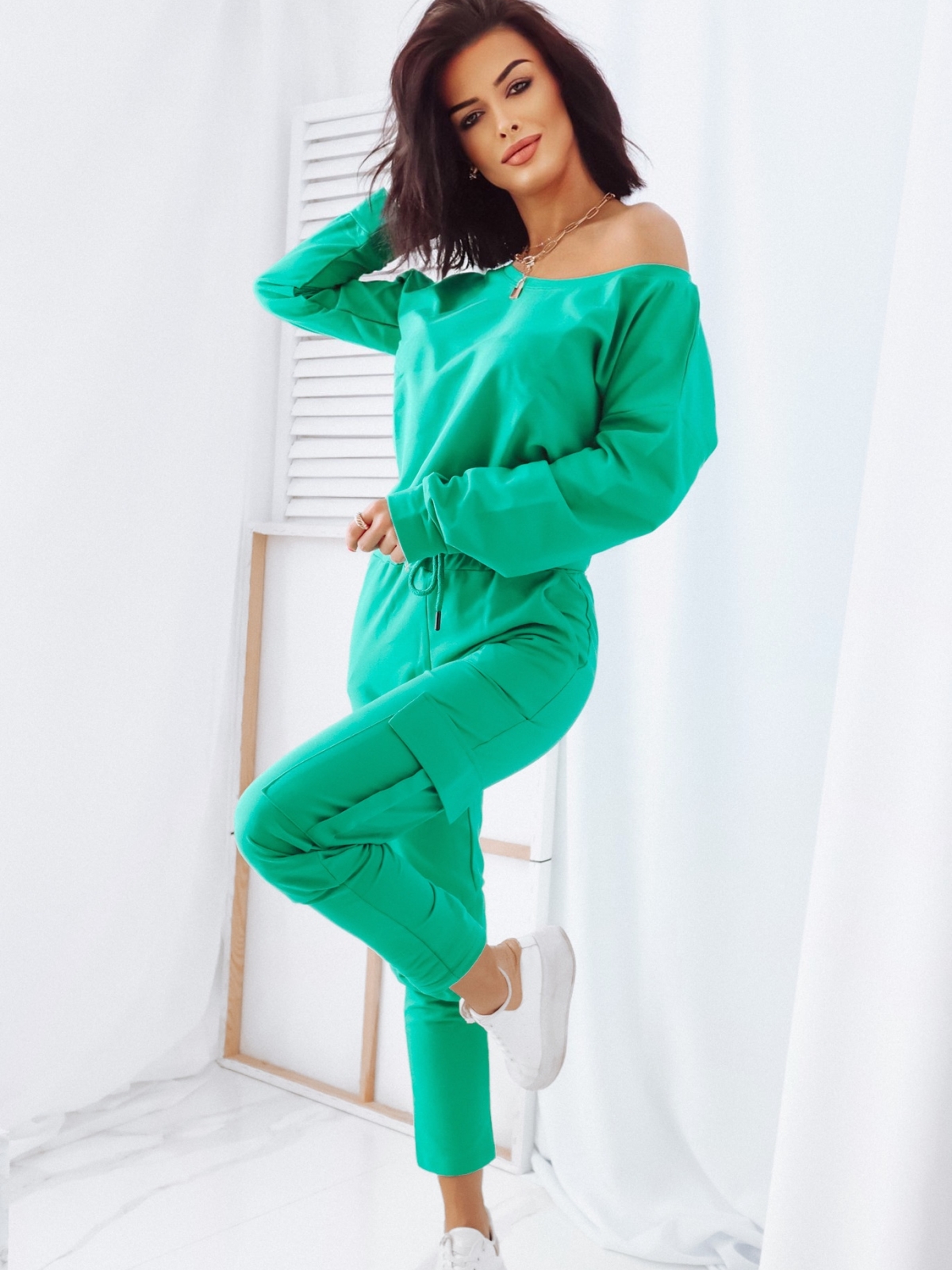 Moon design tracksuit set in green