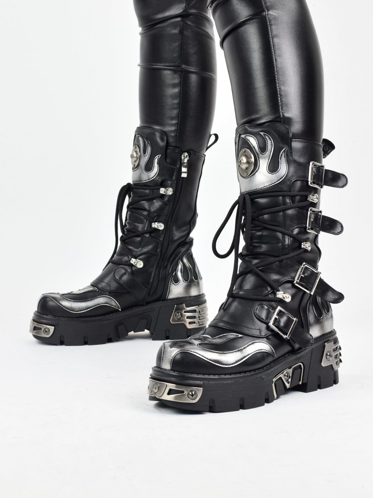 Exclusive design rock style thick ankle boots with metal details in black