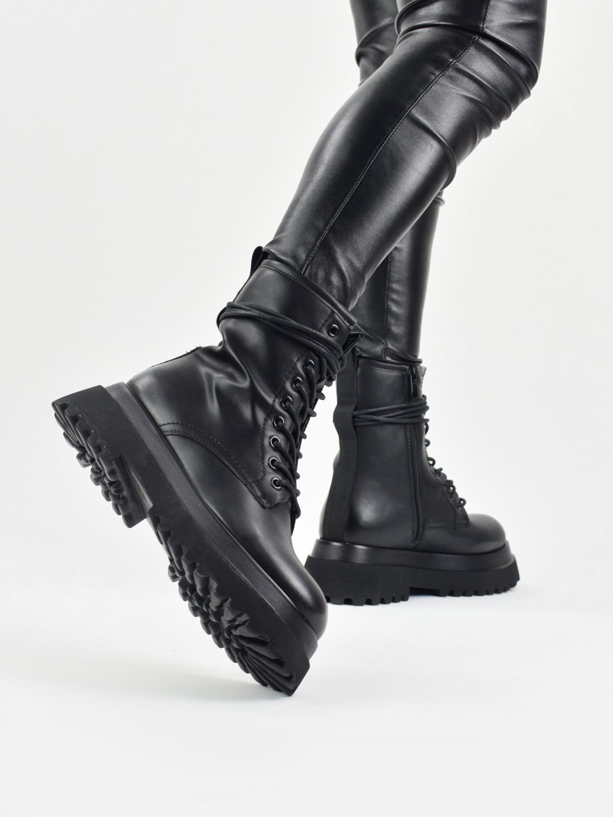 Chunky ankle boots with lace up in black