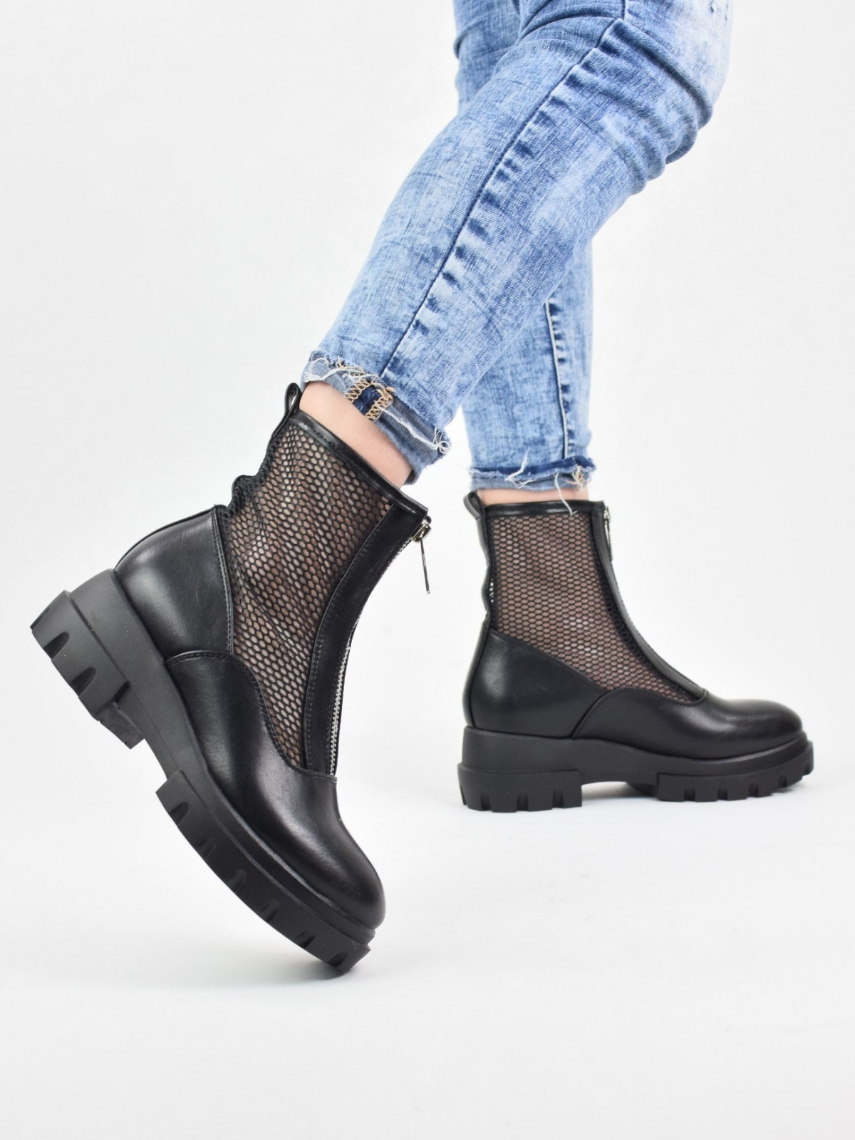 Juodos spalvos moteriški auliniai batai su tinkleliu