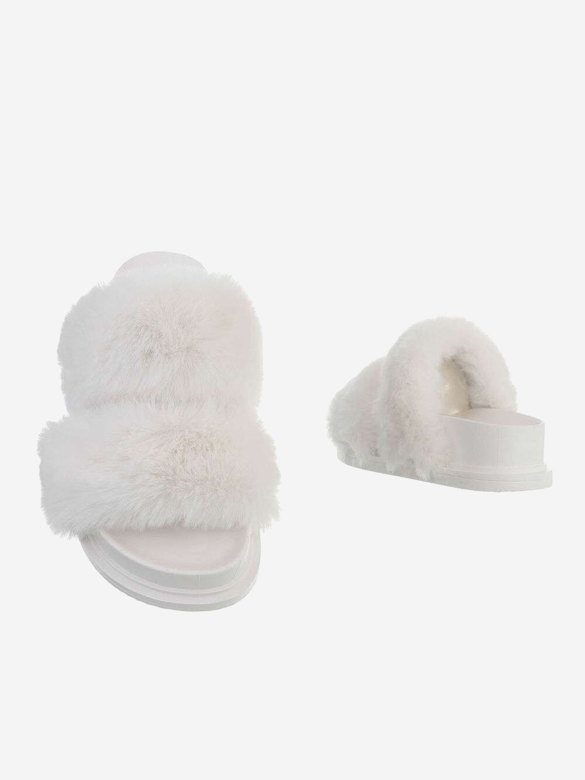 Women's slippers with fur in white