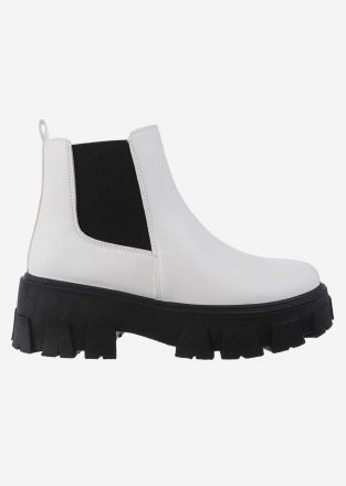 Women's boots in white with platform