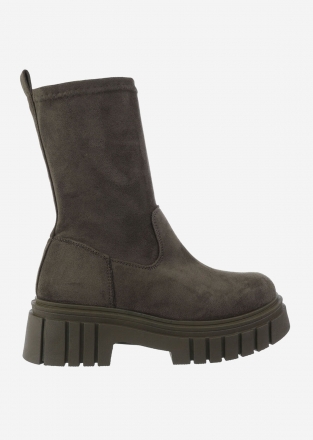 Women's boots with thicker sole in dark green