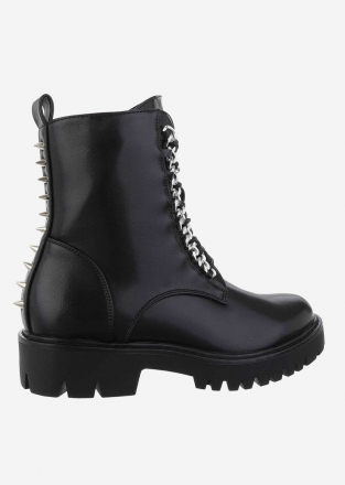 "Punk" stiliaus juodi moteriški auliniai batai