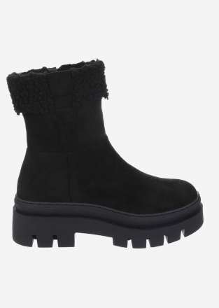 Classic women's boots in black