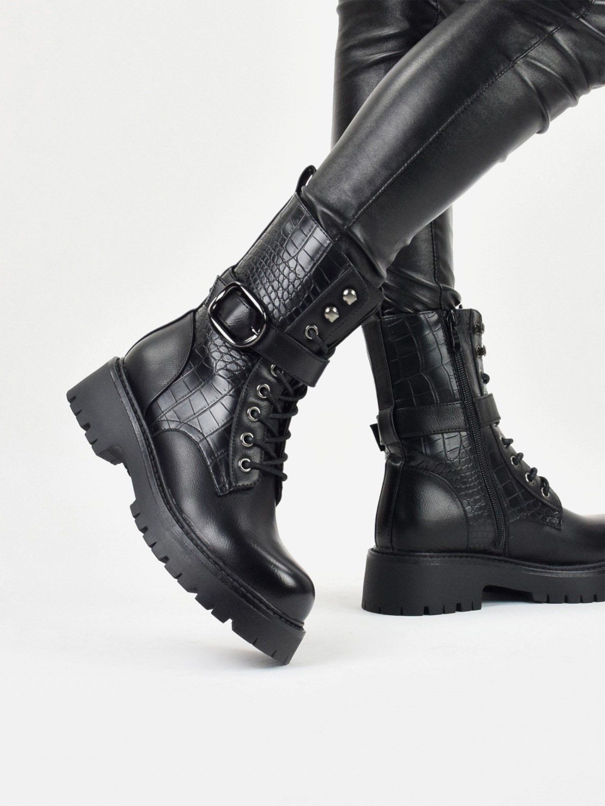 Women's ankle boots in black with buckle detail