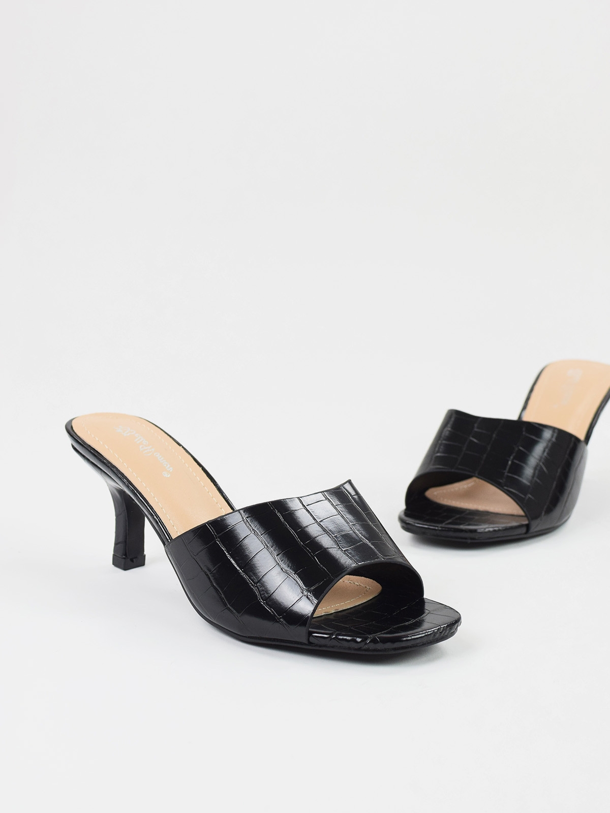 Mid heeled mule sandals in black