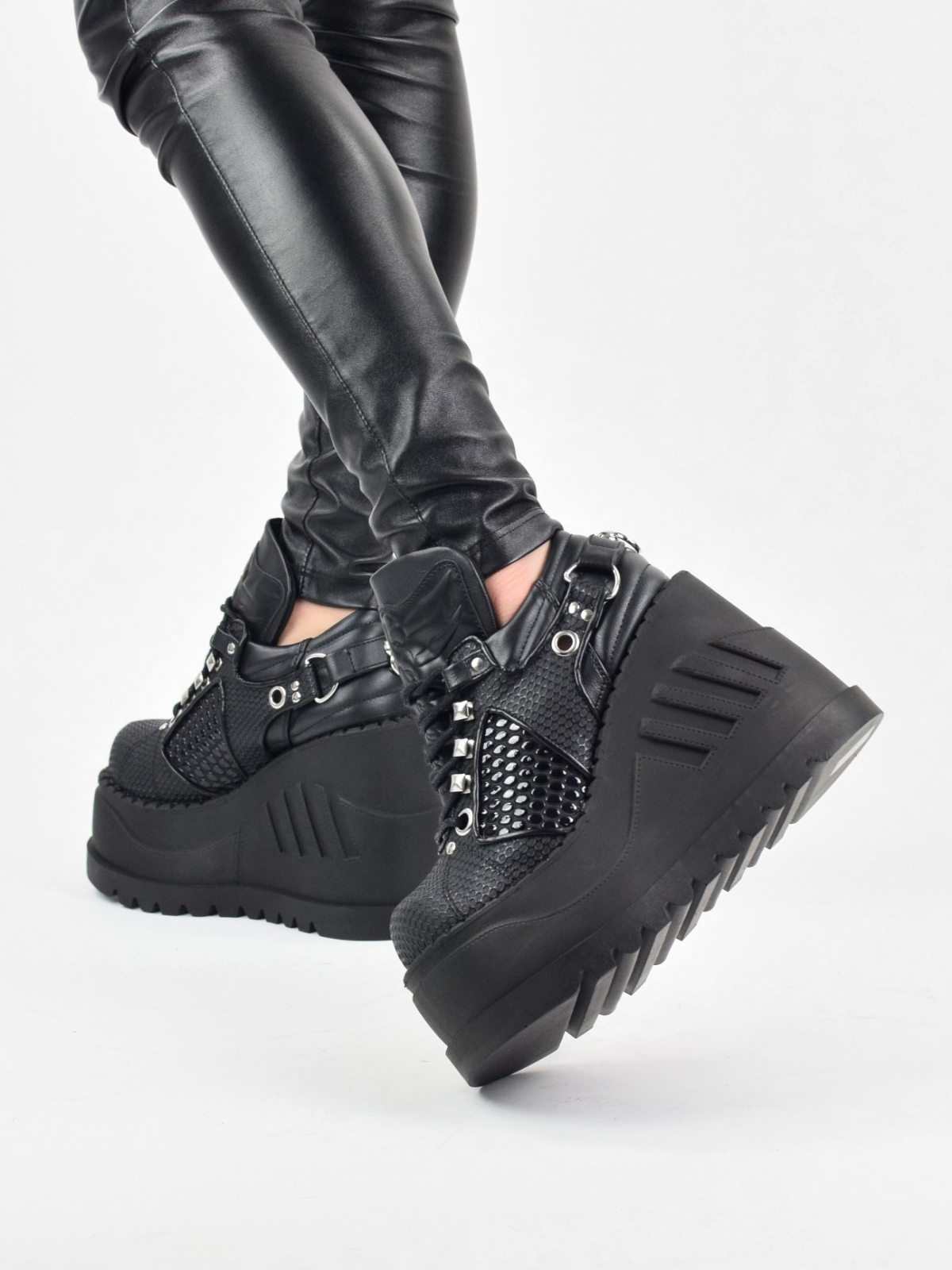 Stomp 09 alternative design high platform ankle boots with stripped details in black