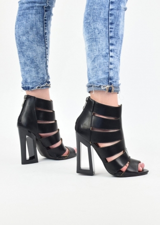 Exclusive design sandals with high heel in black
