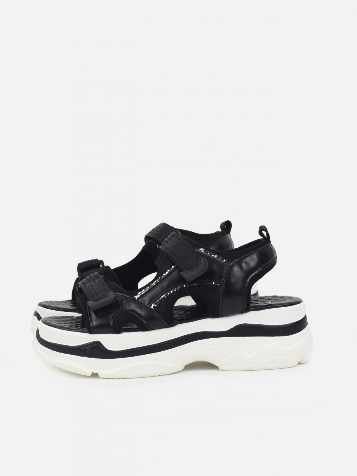 Sport design sandals with medium platform in black & white
