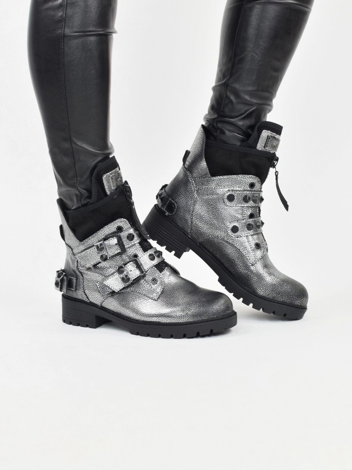 Stylish boots with buckles in metallic