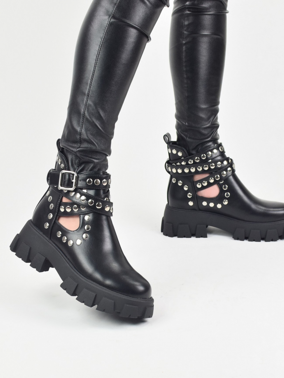 Thick sole ankle boots in black